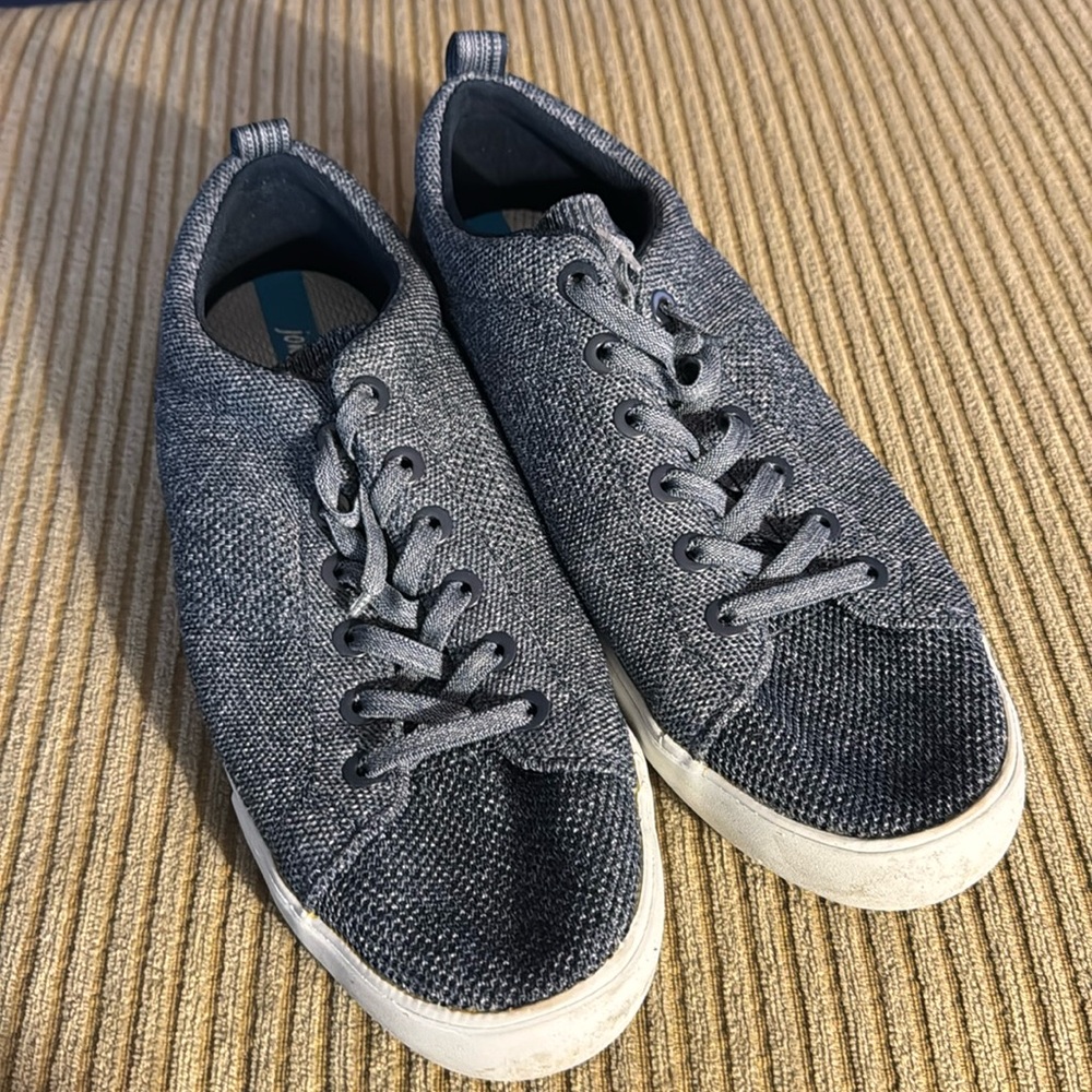 Men’s Johnnie O size 11 blue sneakers